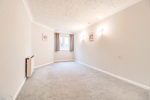 2 bedroom flat for sale - Balmoral Road, Westcliff-on-sea, SS0