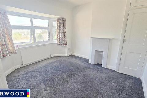 3 bedroom end of terrace house to rent, South Hayes