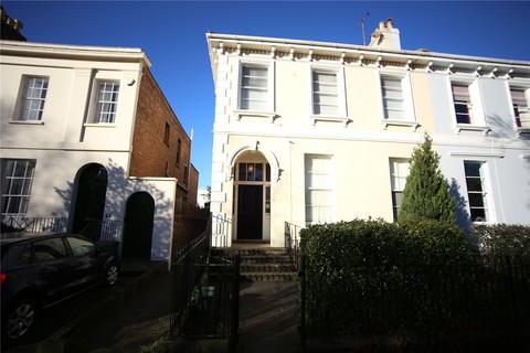 Studio to rent, Montpellier Grove, Cheltenham, Gloucestershire, GL50