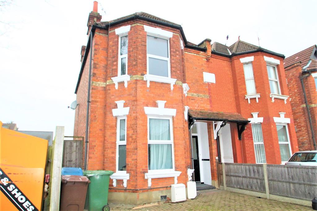Radnor Road, Harrow, Middlesex, HA1 1 bed flat £1,275 pcm (£294 pw)