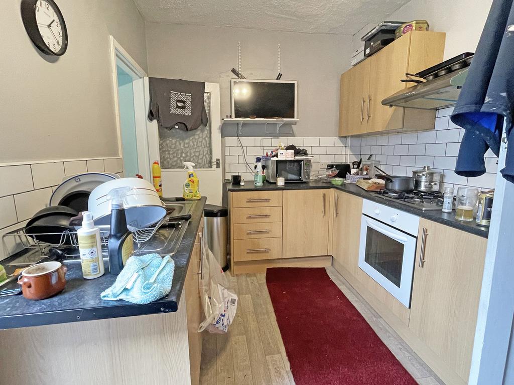 Leamington Parade, Hartlepool, TS25 3 bed end of terrace house £75,000