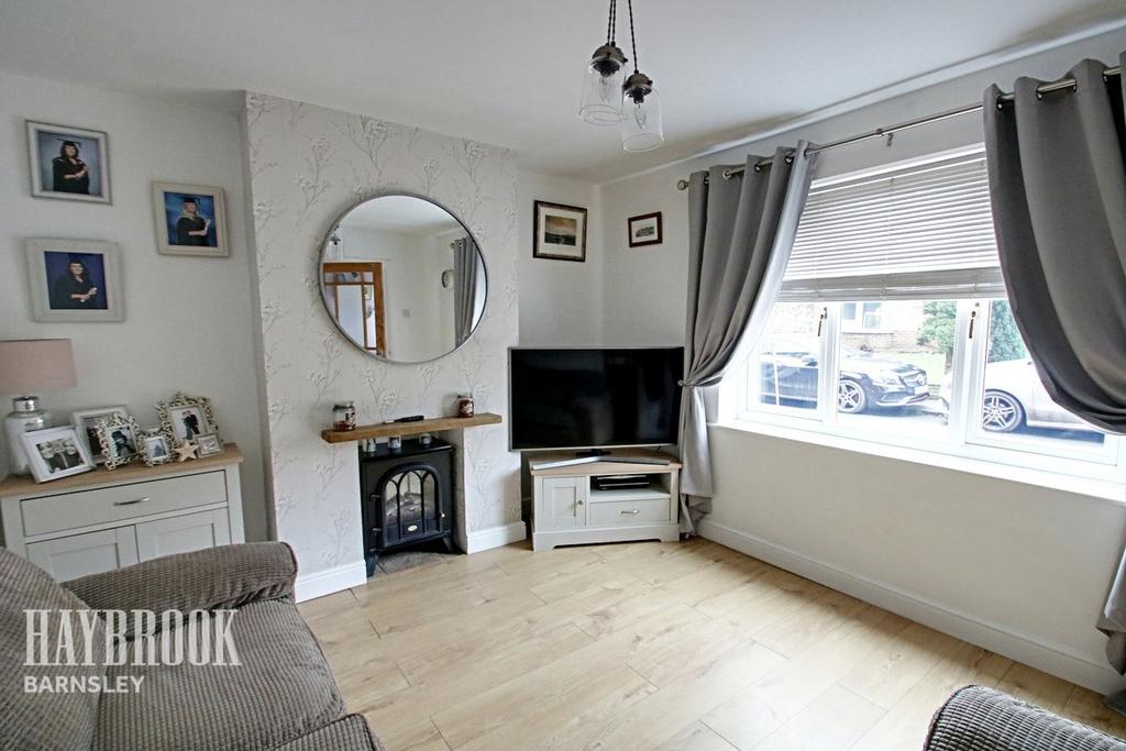 Ratten Row, Dodworth 3 bed semidetached house £170,000