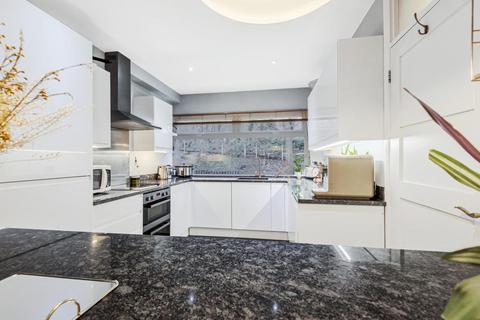 210d Ravensbourne Avenue, Beckenham, BR3 5HG