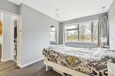 210d Ravensbourne Avenue, Beckenham, BR3 5HG