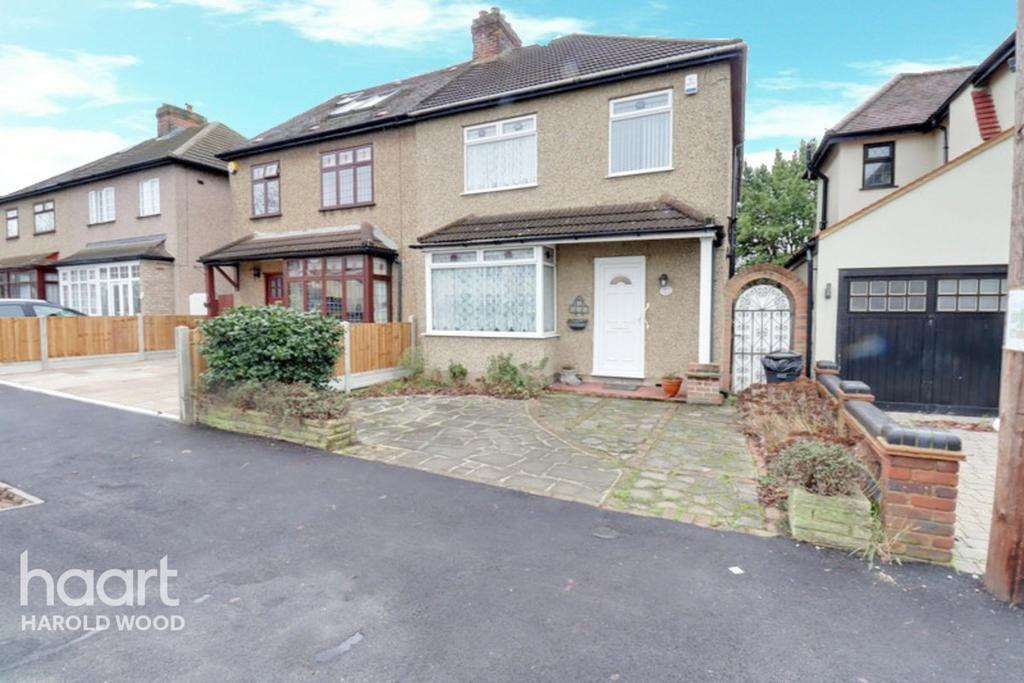 Redden Court Road, Romford 3 bed semidetached house £475,000
