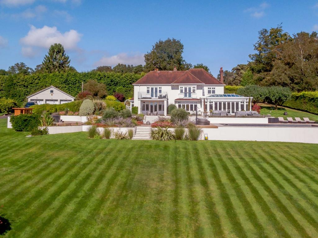 House &amp; Gardens
