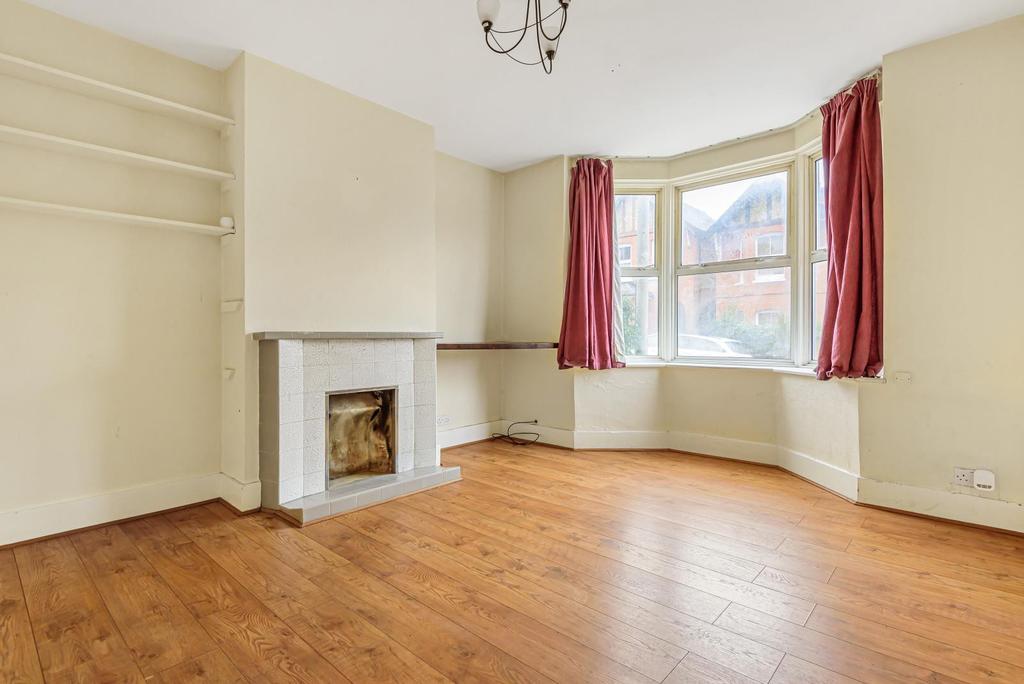 High Path Road, Guildford, GU1 3 bed semidetached house £575,000