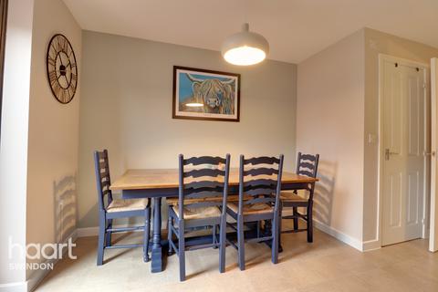 6 Course Meadow, Purton, Swindon, SN5 4GL