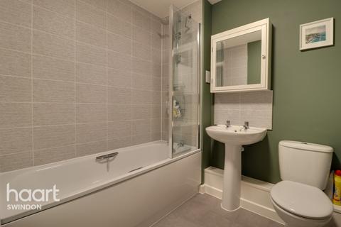 6 Course Meadow, Purton, Swindon, SN5 4GL