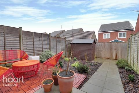 6 Course Meadow, Purton, Swindon, SN5 4GL