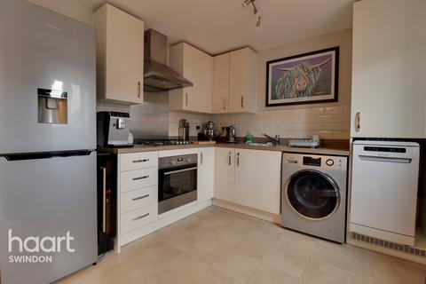 6 Course Meadow, Purton, Swindon, SN5 4GL