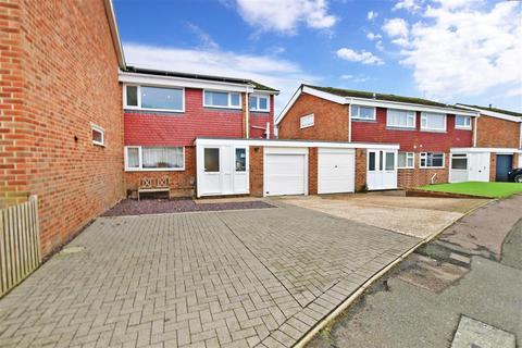 8 Beech Close, Folkestone, CT19 5TB