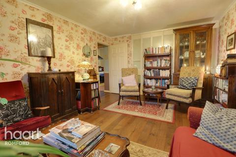 Flat 2, Tolbut Court Lennox Close, Romford, RM1 2DY