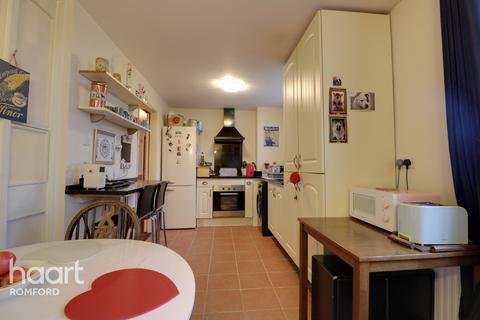 Flat 2, Tolbut Court Lennox Close, Romford, RM1 2DY