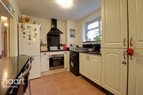 Flat 2, Tolbut Court Lennox Close, Romford, RM1 2DY