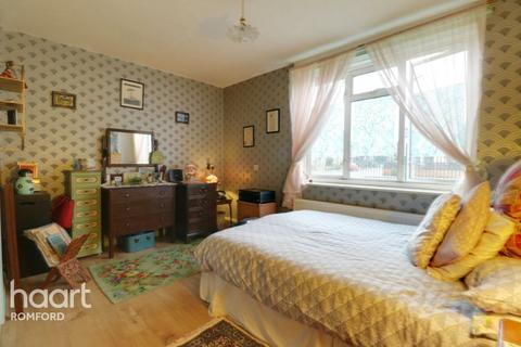Flat 2, Tolbut Court Lennox Close, Romford, RM1 2DY