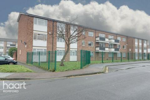 Flat 2, Tolbut Court Lennox Close, Romford, RM1 2DY