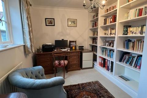 32 Ashford Close, Woodstock, OX20 1FF