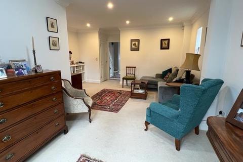 32 Ashford Close, Woodstock, OX20 1FF