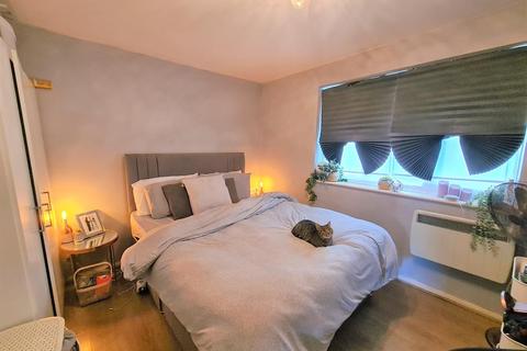 1 bedroom ground floor flat for sale - Mullards Close, Hackbridge, Surrey, CR4 4FF
