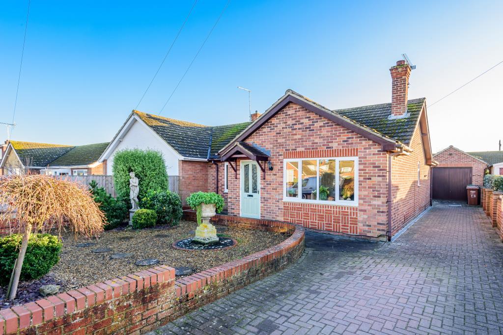 Didcot, Oxfordshire, OX11 2 bed semidetached bungalow £375,000