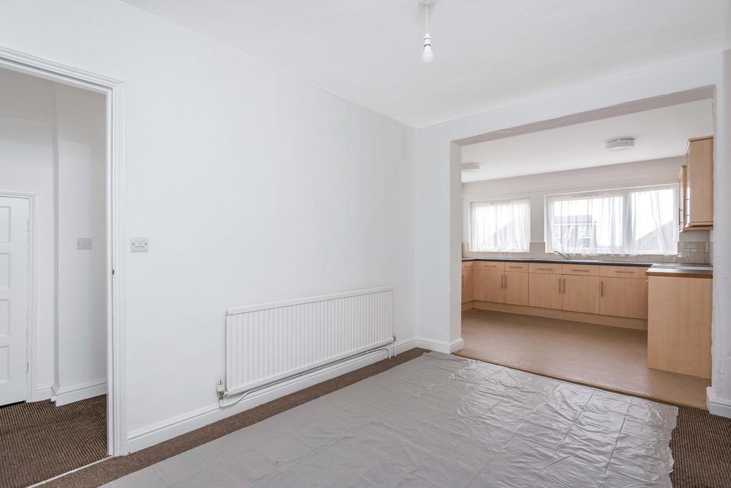 Castlewood Drive, Eltham SE9 3 bed terraced house £480,000