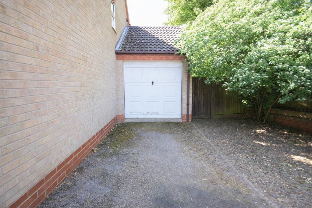 Garage 20 Wood Close