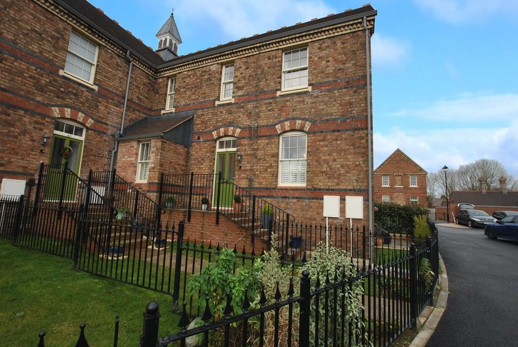 Kyrle Close, Ironbridge, Telford, TF8 7BQ. 2 bed semidetached house
