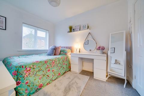 41 Barnack Grove, Royston, SG8 5HQ