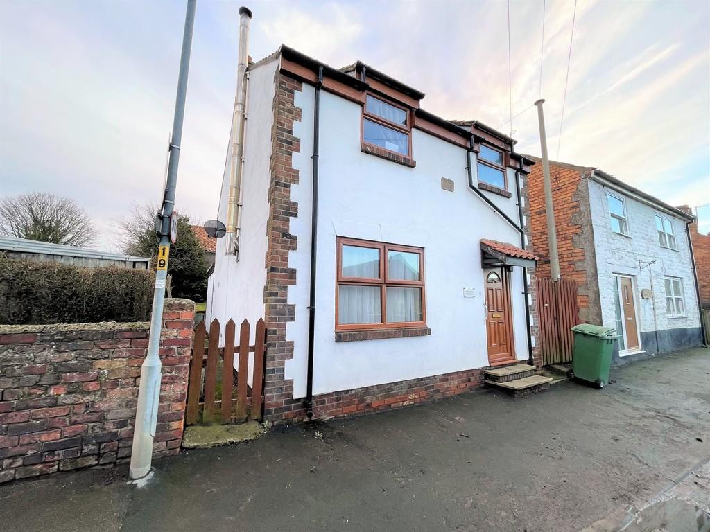 Main Street, Flixton, Scarborough 3 bed detached house £215,000