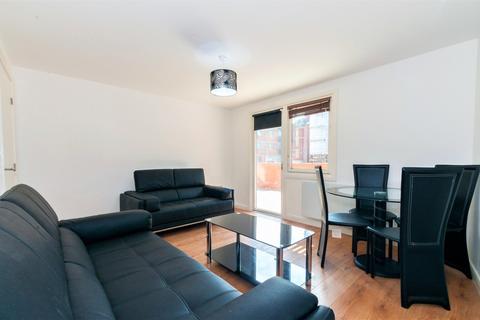 2 bedroom apartment to rent - North Crescent