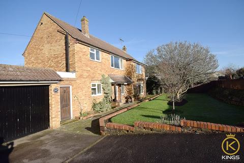 5 bedroom detached house to rent, Bryanstone Avenue