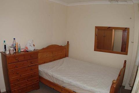 1 bedroom in a house share to rent - St Edmunds Close, Aylesbury, Buckinghamshire