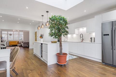 101 Whytecliffe Road North, Purley, CR8 2AE
