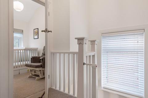 101 Whytecliffe Road North, Purley, CR8 2AE