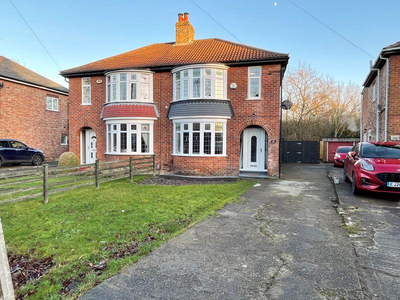 Grays Road, Grangefield... 3 bed semidetached house £167,000