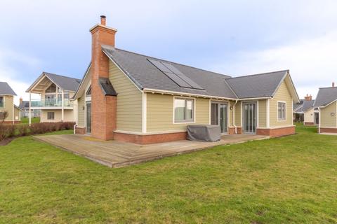 2 bedroom detached bungalow for sale - Bernicia Way, Beadnell, Chathill