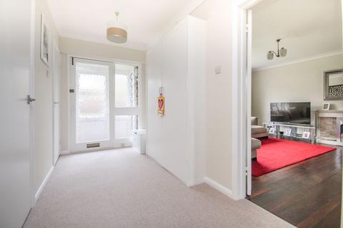 9 Trystings Close, Claygate, Esher, KT10 0TF
