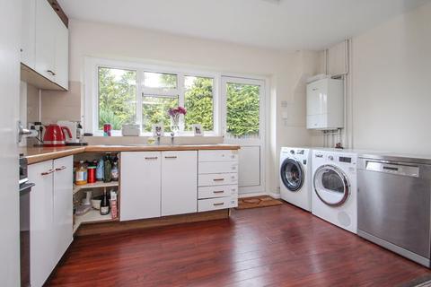 9 Trystings Close, Claygate, Esher, KT10 0TF