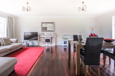 9 Trystings Close, Claygate, Esher, KT10 0TF