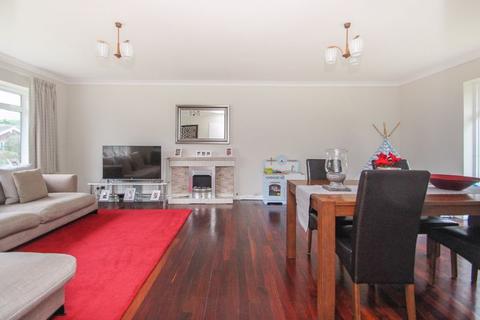 9 Trystings Close, Claygate, Esher, KT10 0TF