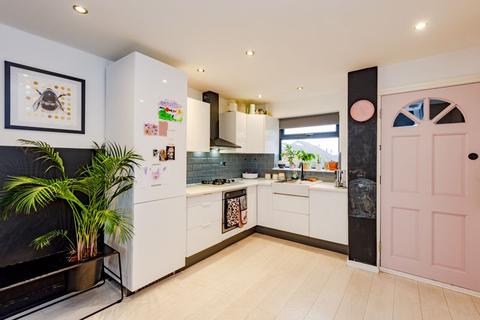 23 Abbotts Close, Runcorn, WA7 4UZ