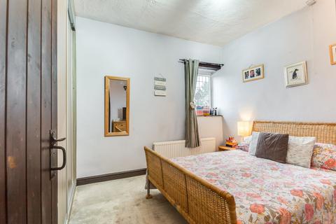 8b Town Gate, Scholes, Cleckheaton, BD19 6ET