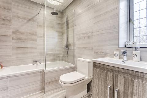 8b Town Gate, Scholes, Cleckheaton, BD19 6ET