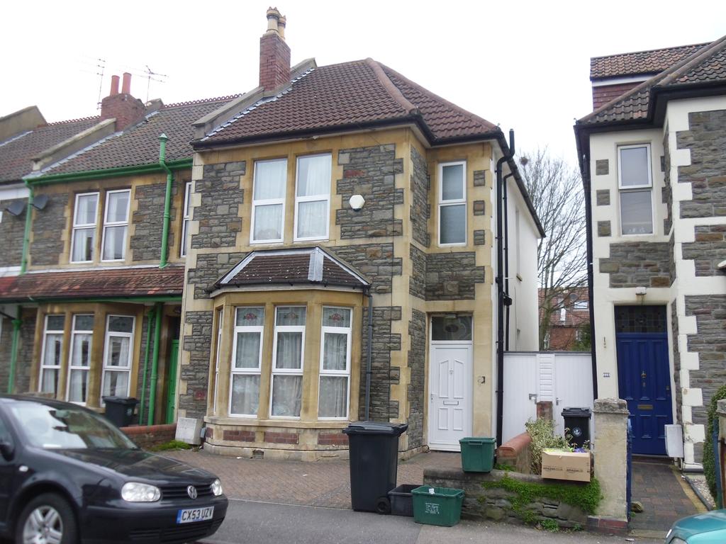 Kennington Avenue, Bristol 5 bed end of terrace house £