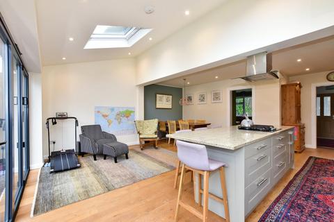 24 Swallowdale, Iver, SL0 0EZ