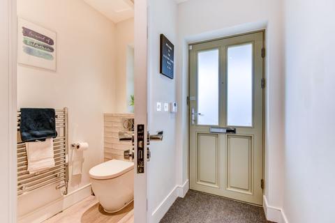 3 Dereham Way, Horsham, RH12 1GQ