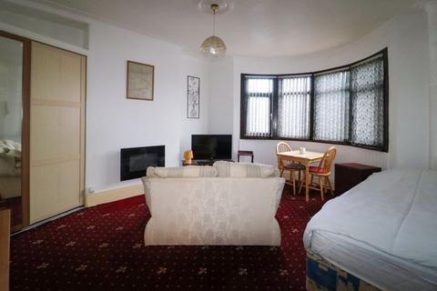 44 Raikes Parade, Blackpool, FY1 4EX