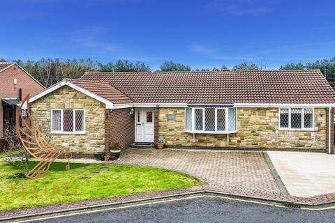 4 bedroom detached bungalow for sale - Lingwell Court, Wakefield
