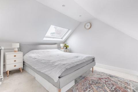 3 bedroom maisonette for sale - Kimble Road, Wimbledon